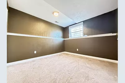 8885 N 70th St, Milwaukee, WI 53223 - Photo 11