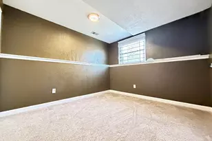 8885 N 70th St, Milwaukee, WI 53223 - Photo 11
