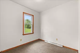 469 Meadowlark Ct, West Bend, WI 53090 - Photo 15