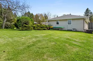 2014 Lexington Dr, Manitowoc, WI 54220 - Photo 11