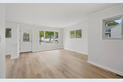 3220 S 72nd St, Milwaukee, WI 53219 - Photo 5