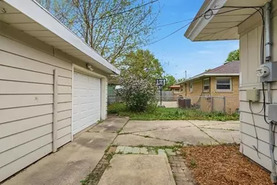 3220 S 72nd St, Milwaukee, WI 53219 - Photo 21