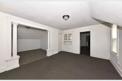 2932 N Holton St #Upper, Milwaukee, WI 53212 - Photo 3