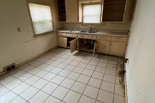 4147 N 39th St, Milwaukee, WI 53216 - Photo 13