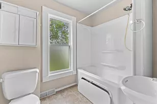 1815 Marquette St, Racine, WI 53402 - Photo 13