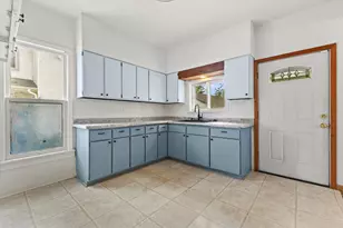 1815 Marquette St, Racine, WI 53402 - Photo 9