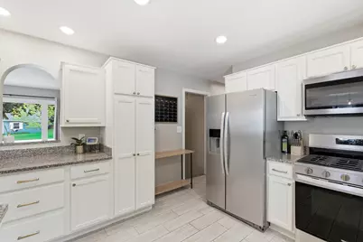 W62N321  Hanover Ave, Cedarburg, WI 53012 - Photo 19