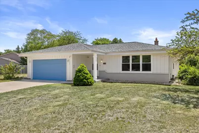 7360 W Brunn Dr, Franklin, WI 53132 - Photo 3