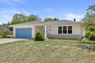 7360 W Brunn Dr, Franklin, WI 53132 - Photo 3