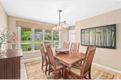 12955  Dunwoody Dr, Elm Grove, WI 53122 - Photo 9