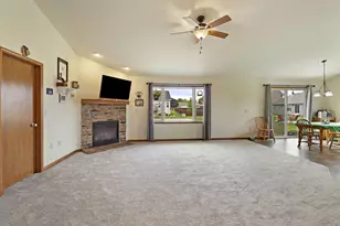 9432 Hawthorne Dr, Sturtevant, WI 53177 - Photo 9
