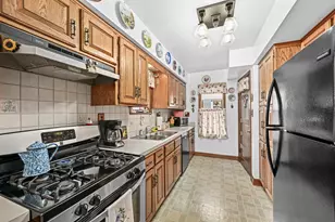 3664 S Whitnall Ave, Milwaukee, WI 53207 - Photo 9