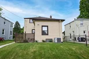 3664 S Whitnall Ave, Milwaukee, WI 53207 - Photo 27