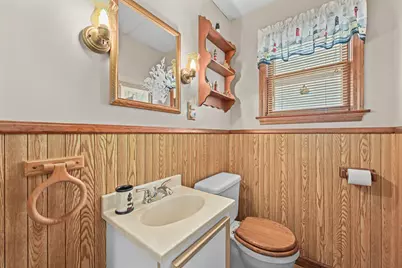 3664 S Whitnall Ave, Milwaukee, WI 53207 - Photo 9