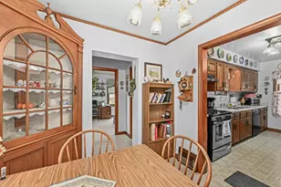 3664 S Whitnall Ave, Milwaukee, WI 53207 - Photo 7