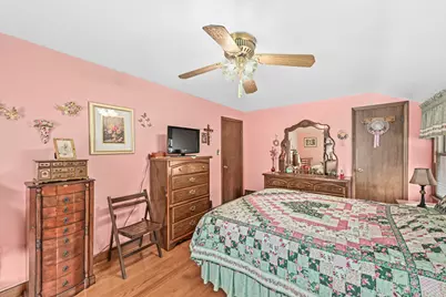 3664 S Whitnall Ave, Milwaukee, WI 53207 - Photo 13