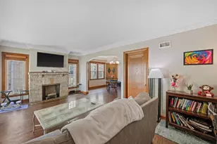 2613 N 62nd St, Wauwatosa, WI 53213 - Photo 3