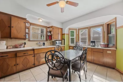 2613 N 62nd St, Wauwatosa, WI 53213 - Photo 7