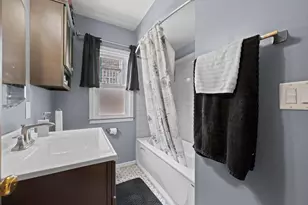 2613 N 62nd St, Wauwatosa, WI 53213 - Photo 11