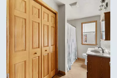 611 S 32nd St, Manitowoc, WI 54220 - Photo 11