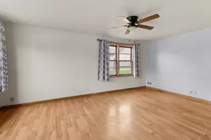 611 S 32nd St, Manitowoc, WI 54220 - Photo 3