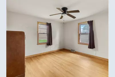 611 S 32nd St, Manitowoc, WI 54220 - Photo 13