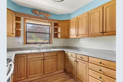 611 S 32nd St, Manitowoc, WI 54220 - Photo 7