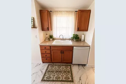 2187 S 98th St, West Allis, WI 53227 - Photo 7