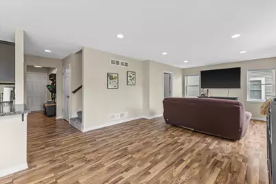 1126 S 121st St, West Allis, WI 53214 - Photo 5