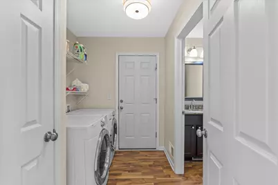 1126 S 121st St, West Allis, WI 53214 - Photo 9