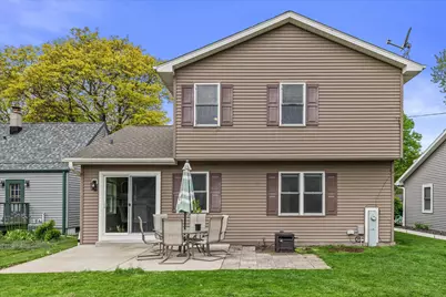 1126 S 121st St, West Allis, WI 53214 - Photo 3