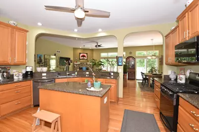 3326  Emmertsen Rd, Racine, WI 53406 - Photo 13