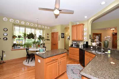 3326  Emmertsen Rd, Racine, WI 53406 - Photo 15
