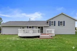 1128 Lake Park Dr, Pewaukee, WI 53072 - Photo 3