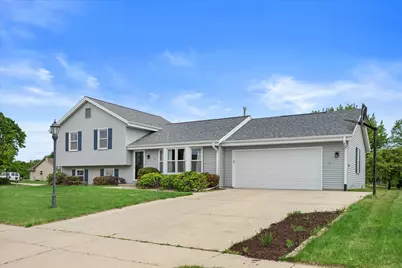 1128  Lake Park Dr, Pewaukee, WI 53072 - Photo 37