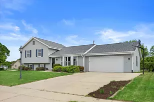 1128 Lake Park Dr, Pewaukee, WI 53072 - Photo 37