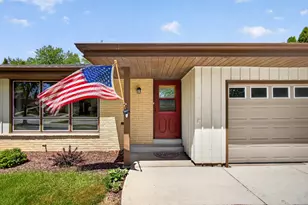508 Whitegate Dr, Saukville, WI 53080 - Photo 1