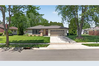 508  Whitegate Dr, Saukville, WI 53080 - Photo 3