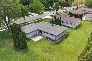 508 Whitegate Dr, Saukville, WI 53080 - Photo 37