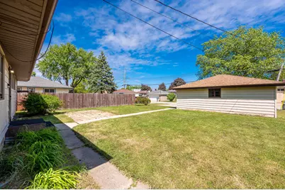 6438 S 20th St, Milwaukee, WI 53221 - Photo 15