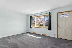 1422 S 35th St, Manitowoc, WI 54220 - Photo 7