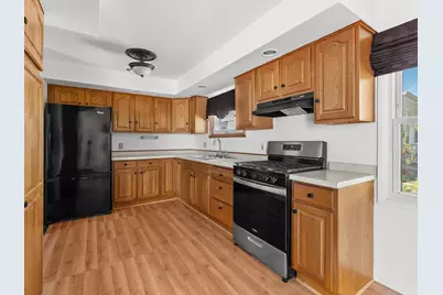 1422 S 35th St, Manitowoc, WI 54220 - Photo 5