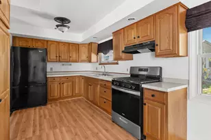 1422 S 35th St, Manitowoc, WI 54220 - Photo 5