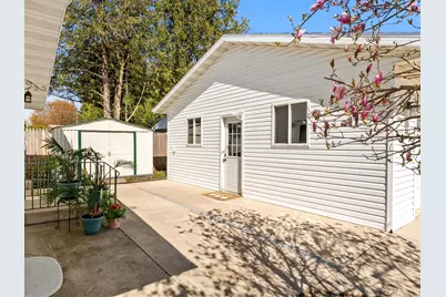1422 S 35th St, Manitowoc, WI 54220 - Photo 19