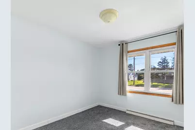 1422 S 35th St, Manitowoc, WI 54220 - Photo 13