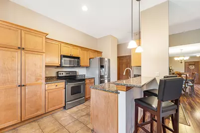 7571 W Tuckaway Pines Cir, Franklin, WI 53132 - Photo 9