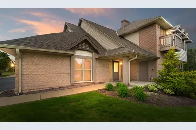 7571 W Tuckaway Pines Cir, Franklin, WI 53132 - Photo 1