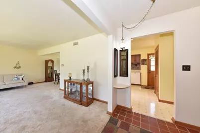 3540  Goetz Dr, Brookfield, WI 53005 - Photo 9
