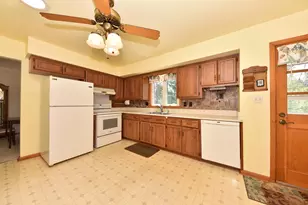 3540 Goetz Dr, Brookfield, WI 53005 - Photo 11