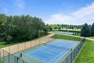 860 Trails End Dr, Fontana, WI 53125 - Photo 89